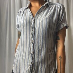 💸 Universal Thread blue white striped folded collar short sleeve shirt size XS